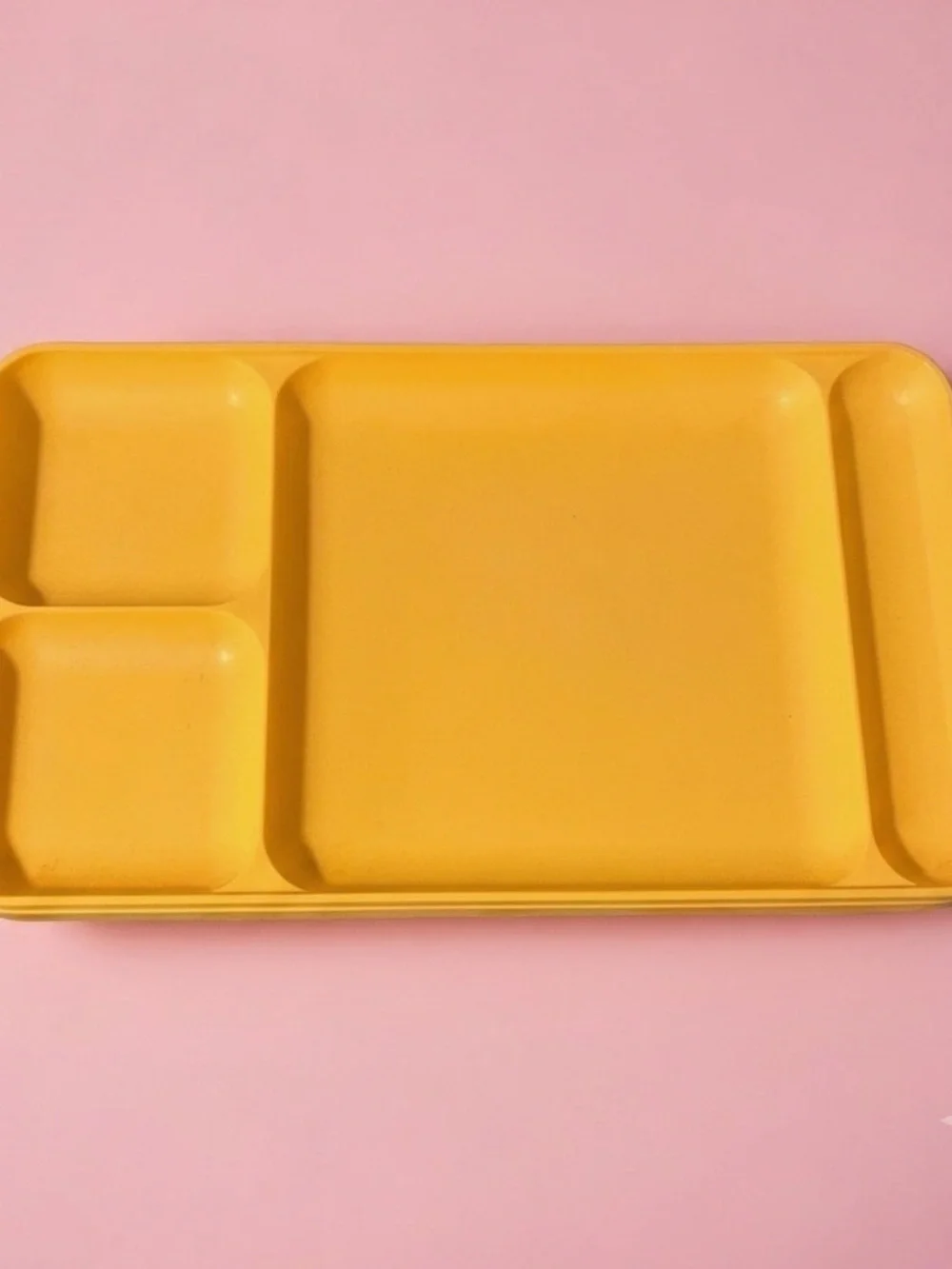 🌸 Vintage Tupperware Yellow Lunch Trays, Set of3